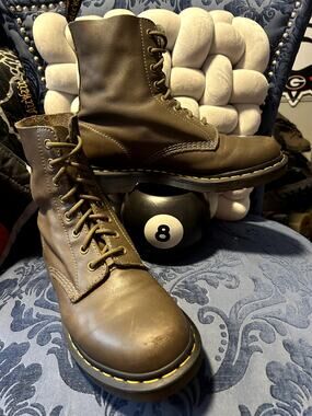 Dr Martens Pascal Brown Olive size 9/EU 41